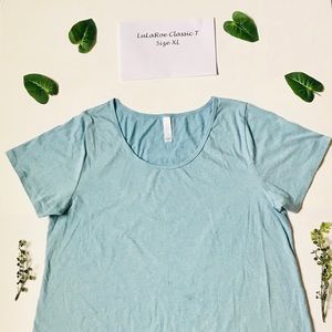 💙Baby Blue LuLaRoe Classic T💙